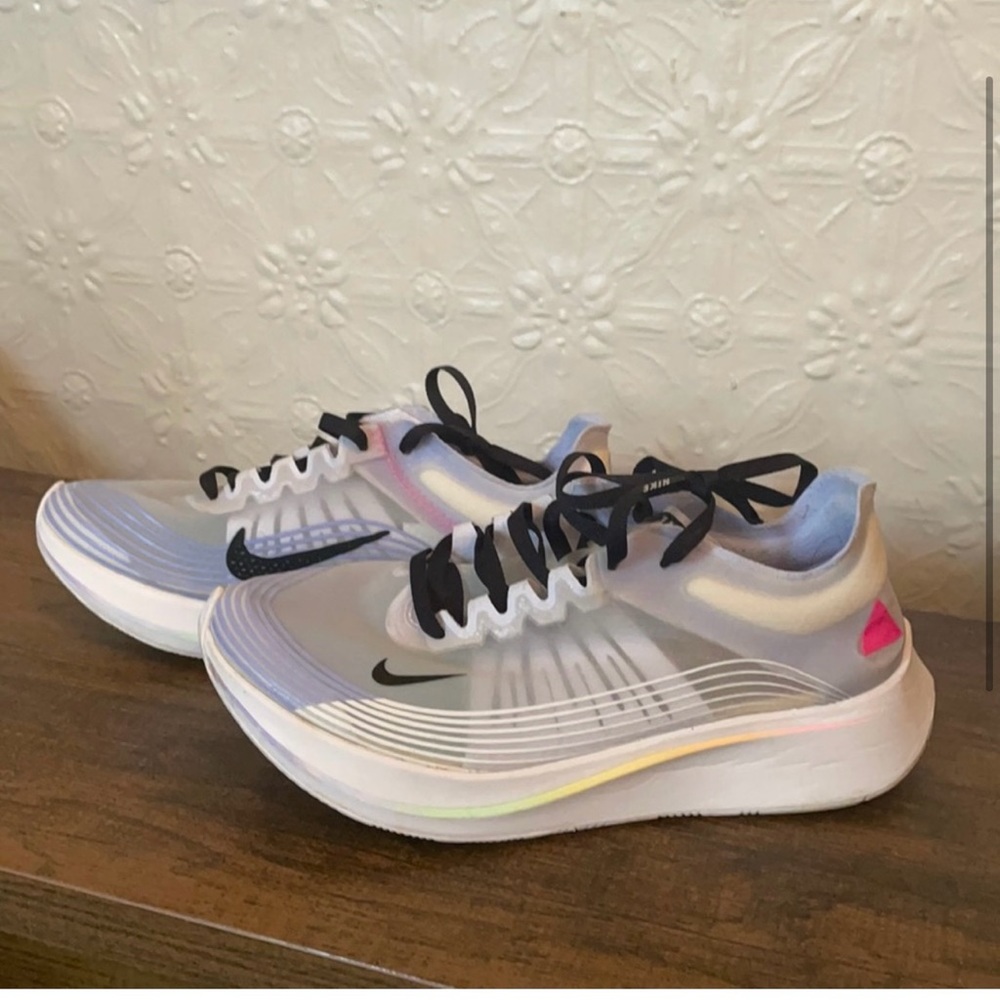Nike Zoom Fly "Be True” Limited edition sz 5.5M